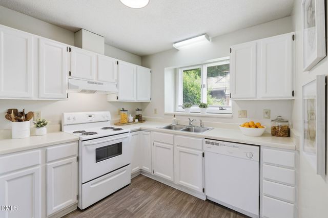 127 Essex Drive, Chapel Hill, NC 27514