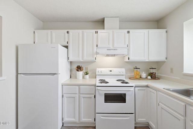 127 Essex Drive, Chapel Hill, NC 27514