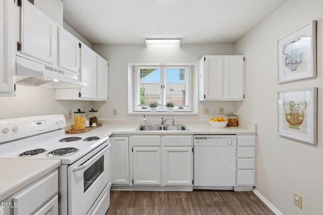 127 Essex Drive, Chapel Hill, NC 27514