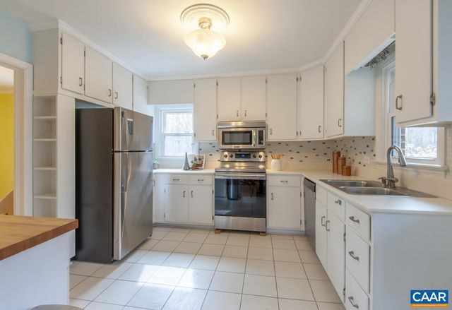 1606 GROVE RD, Charlottesville, VA 22901