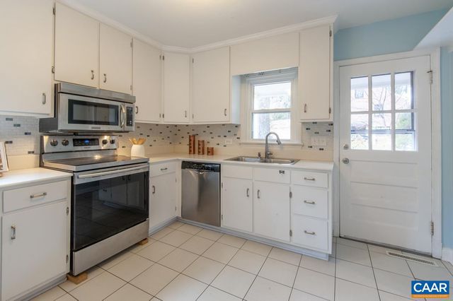 1606 GROVE RD, Charlottesville, VA 22901