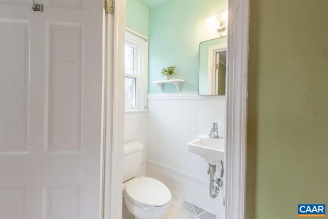 1606 GROVE RD, Charlottesville, VA 22901