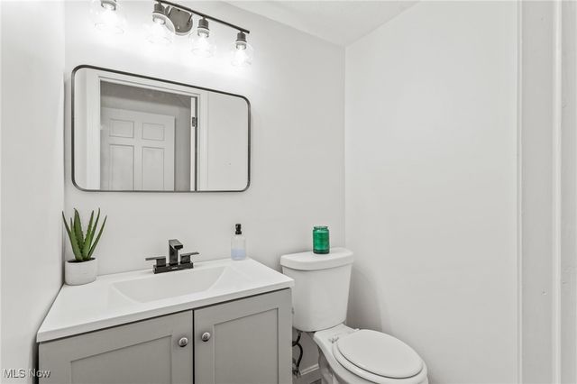 345 Roshon Drive, Medina, OH 44256