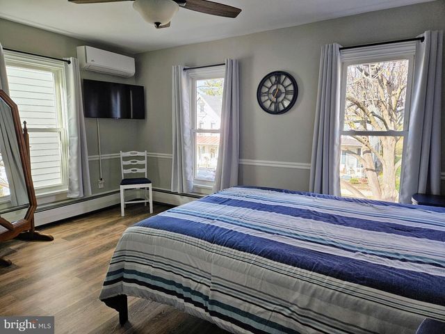 279 W MAIN ST, Hummelstown, PA 17036