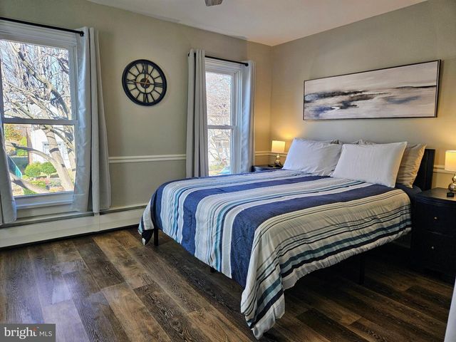 279 W MAIN ST, Hummelstown, PA 17036