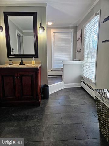 279 W MAIN ST, Hummelstown, PA 17036