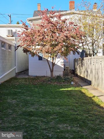 279 W MAIN ST, Hummelstown, PA 17036