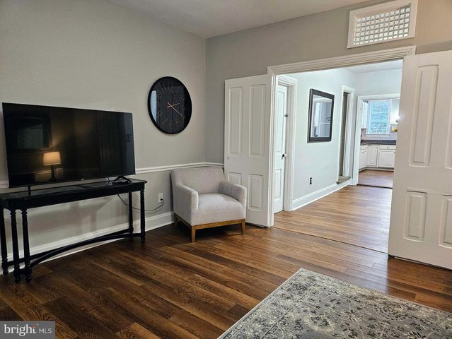 279 W MAIN ST, Hummelstown, PA 17036