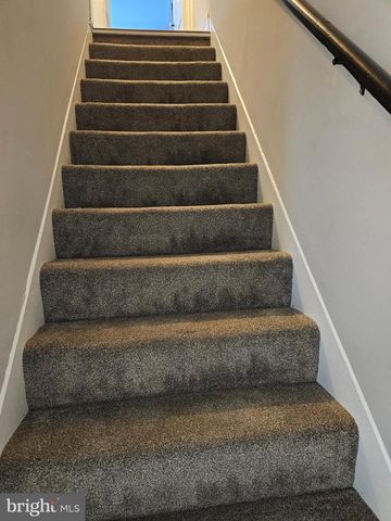 279 W MAIN ST, Hummelstown, PA 17036