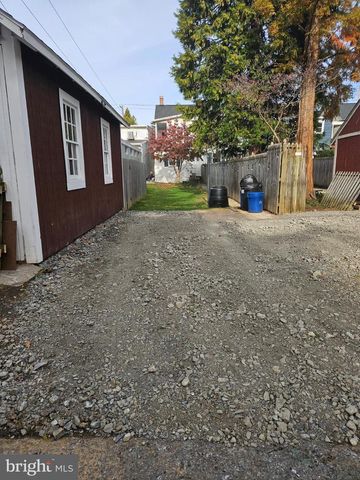 279 W MAIN ST, Hummelstown, PA 17036