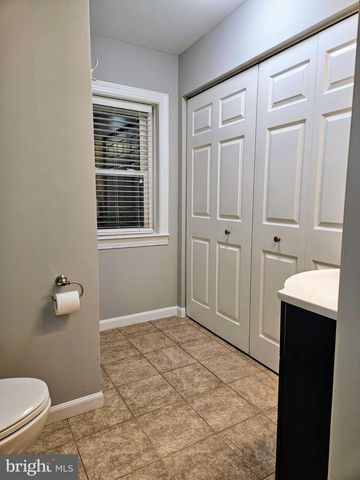 279 W MAIN ST, Hummelstown, PA 17036