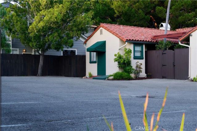 103 E Micheltorena Street, Santa Barbara, CA 93101