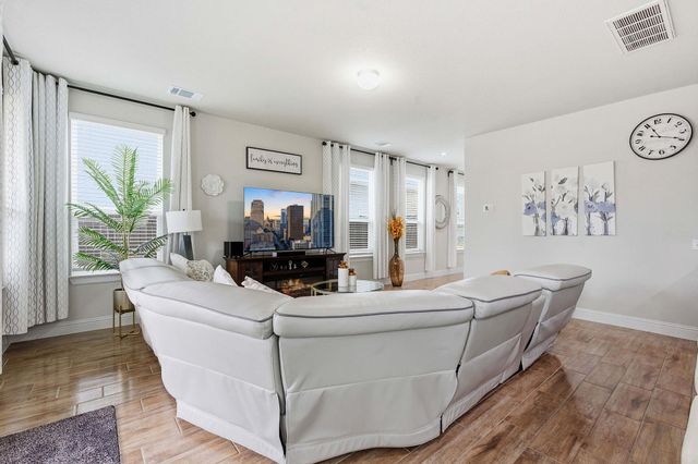 152 Riverhill DR, Georgetown, TX 78628