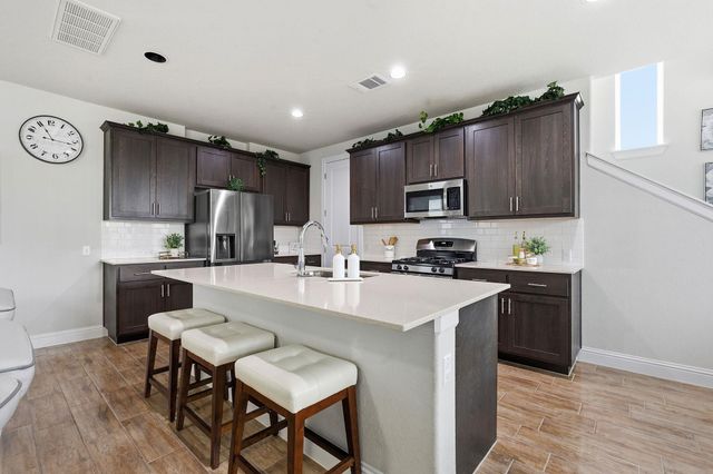 152 Riverhill DR, Georgetown, TX 78628