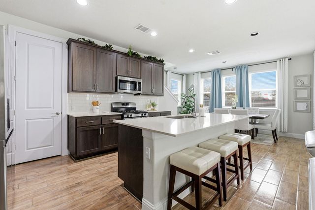 152 Riverhill DR, Georgetown, TX 78628