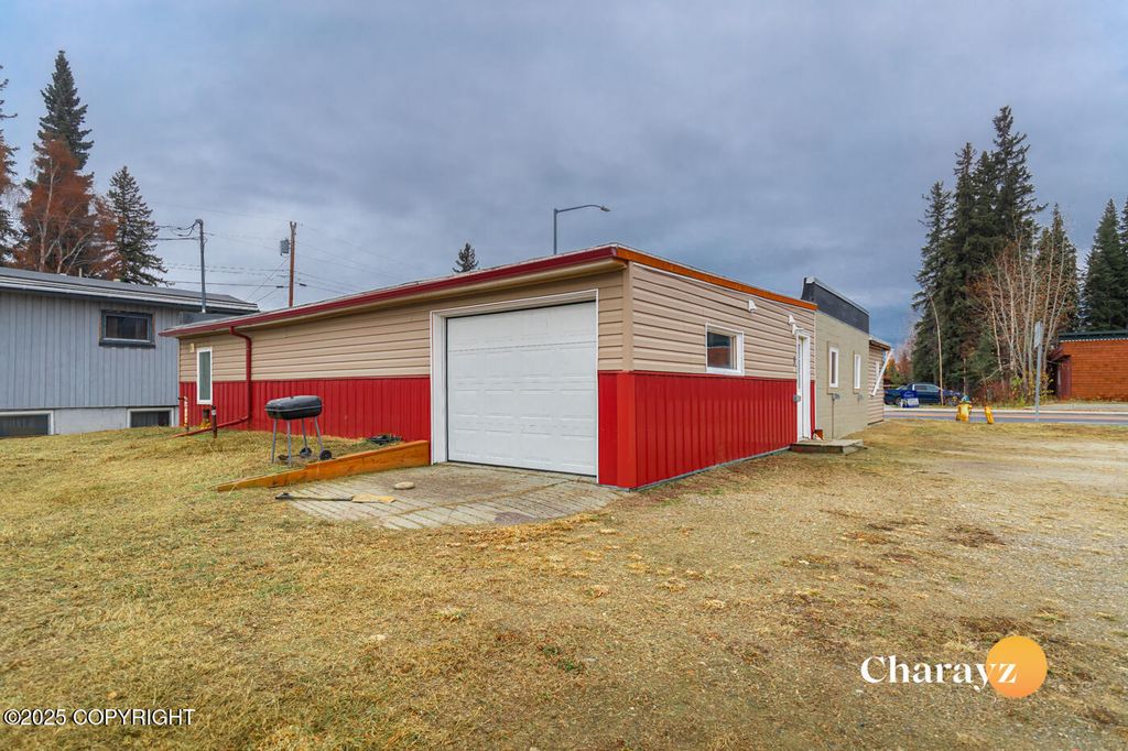 612 College Road, Fairbanks, AK 99701