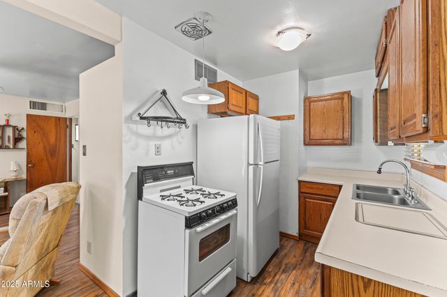2047 W CAMBRIDGE Avenue, Phoenix, AZ 85009