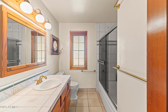 2047 W CAMBRIDGE Avenue, Phoenix, AZ 85009