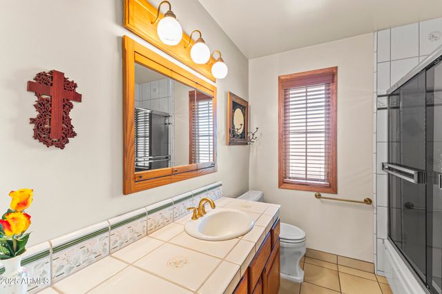 2047 W CAMBRIDGE Avenue, Phoenix, AZ 85009