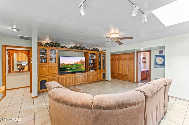 2047 W CAMBRIDGE Avenue, Phoenix, AZ 85009