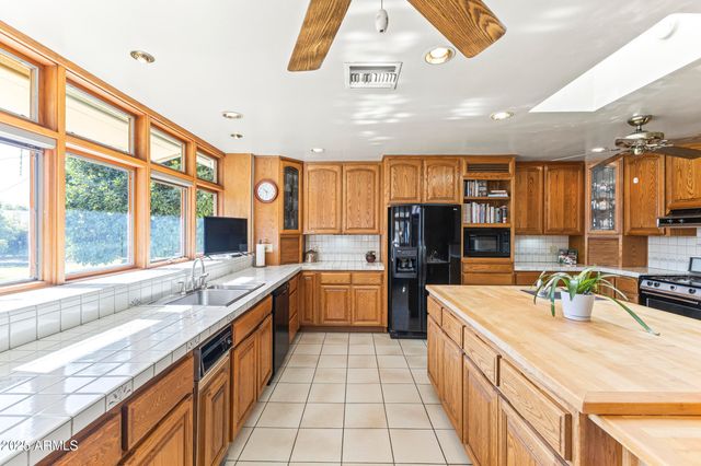 2047 W CAMBRIDGE Avenue, Phoenix, AZ 85009