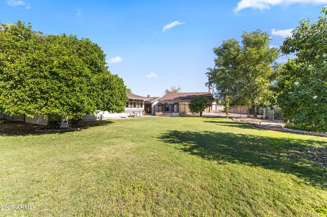 2047 W CAMBRIDGE Avenue, Phoenix, AZ 85009