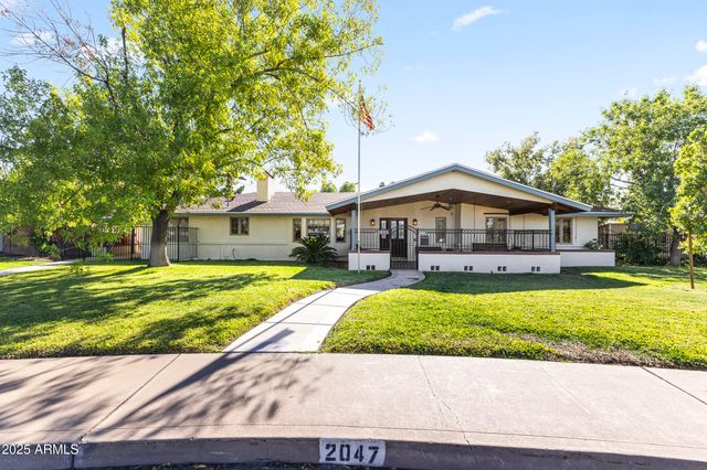 2047 W CAMBRIDGE Avenue, Phoenix, AZ 85009