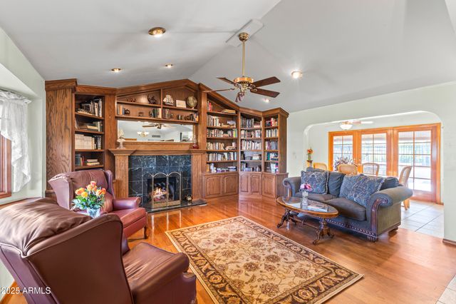 2047 W CAMBRIDGE Avenue, Phoenix, AZ 85009