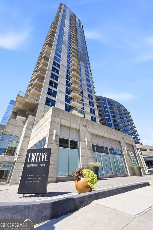 400 W Peachtree Street NW 2801-2, Atlanta, GA 30308 — exterior