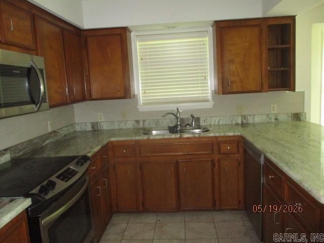 16 Glade Rd, Jacksonville, AR 72076