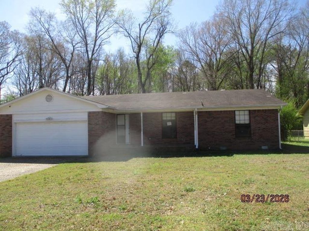16 Glade Rd, Jacksonville, AR 72076