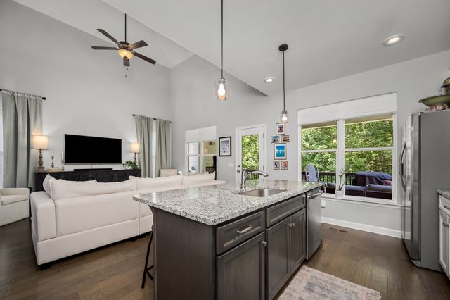 185 Evans Dr, Tullahoma, TN 37388