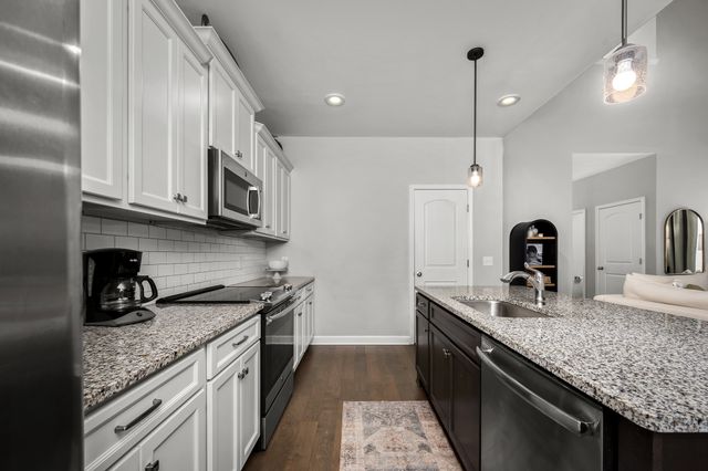 185 Evans Dr, Tullahoma, TN 37388