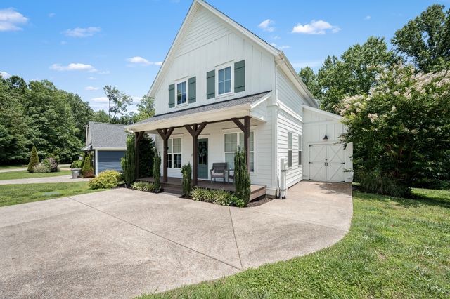 185 Evans Dr, Tullahoma, TN 37388