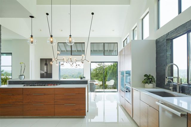 4713 Via Media, Austin, TX 78746