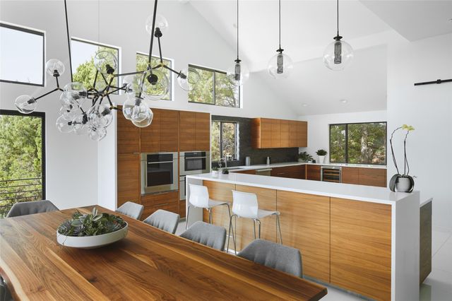 4713 Via Media, Austin, TX 78746