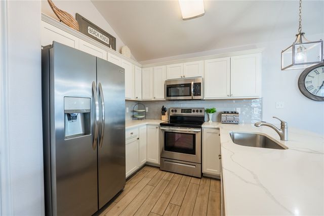 1710 Fishermans Cove Road, Port Aransas, TX 78373