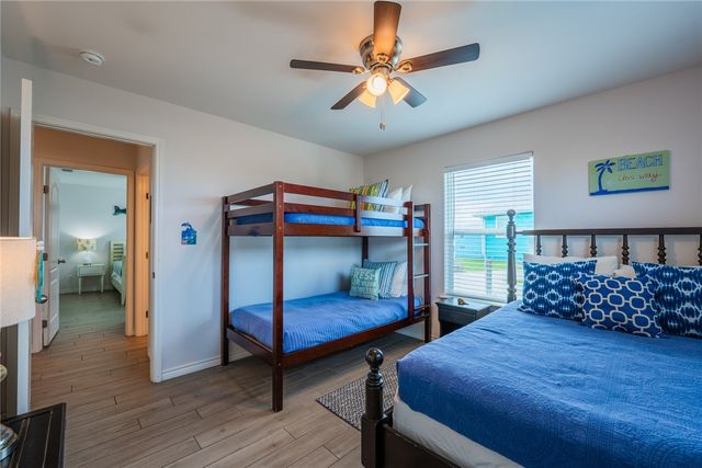 1710 Fishermans Cove Road, Port Aransas, TX 78373