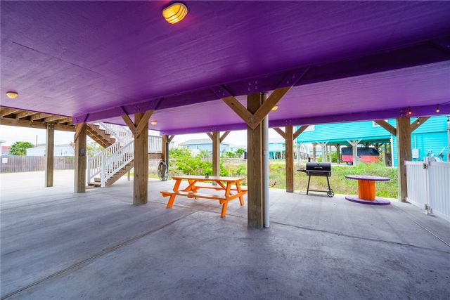 1710 Fishermans Cove Road, Port Aransas, TX 78373