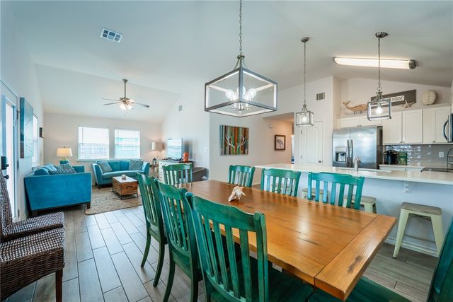 1710 Fishermans Cove Road, Port Aransas, TX 78373