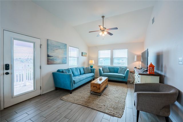 1710 Fishermans Cove Road, Port Aransas, TX 78373