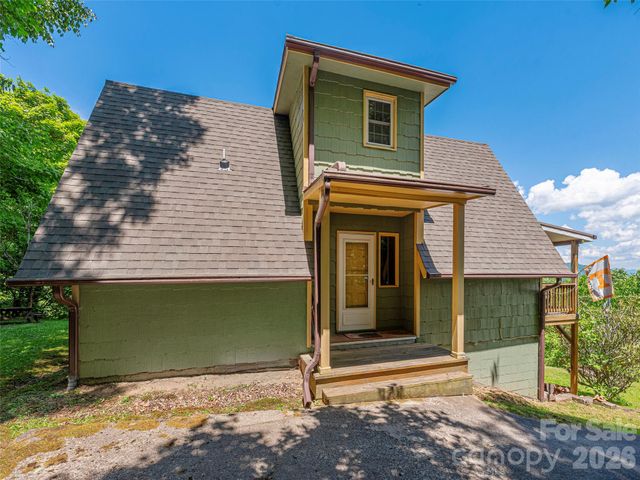 649 Acres View Drive, Waynesville, NC 28786