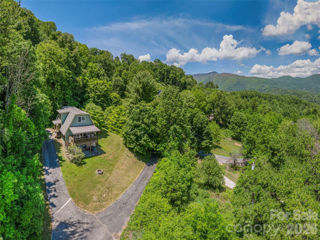 649 Acres View Drive, Waynesville, NC 28786