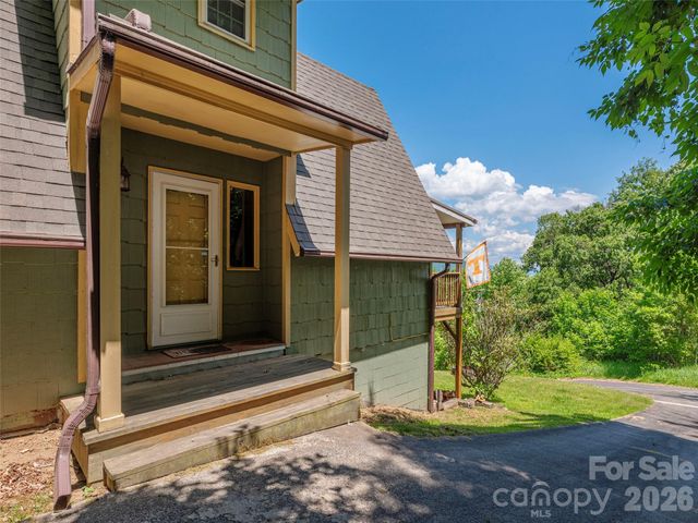 649 Acres View Drive, Waynesville, NC 28786