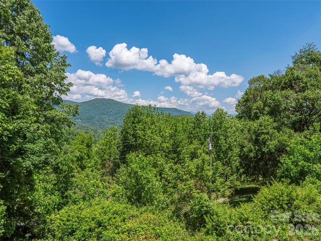 649 Acres View Drive, Waynesville, NC 28786