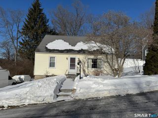 9 Central Avenue, Winchester, CT 06098