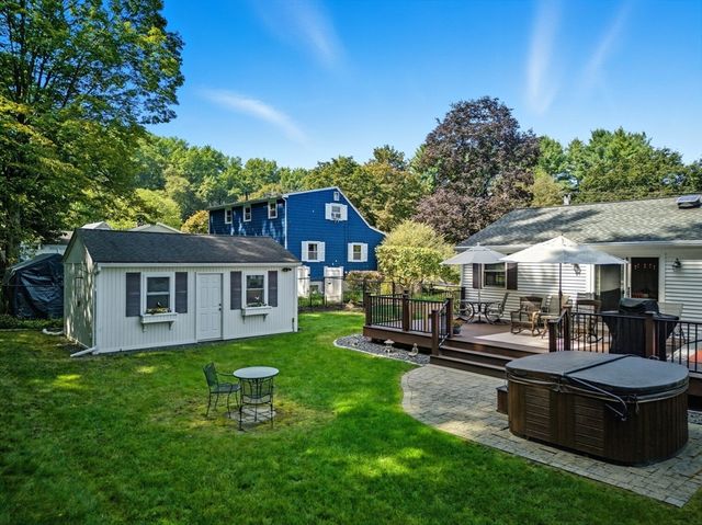 18 Collins Dr, Hudson, MA 01749