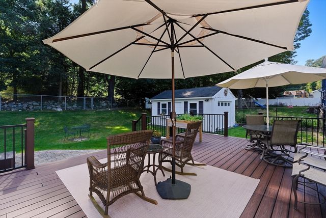 18 Collins Dr, Hudson, MA 01749