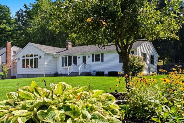 18 Collins Dr, Hudson, MA 01749