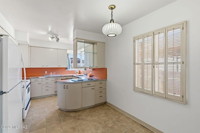 2014 E Helen Street, Tucson, AZ 85719